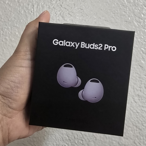 Samsung Galaxy Buds2 Pro - PURPLE NEW! - Picture 1 of 4